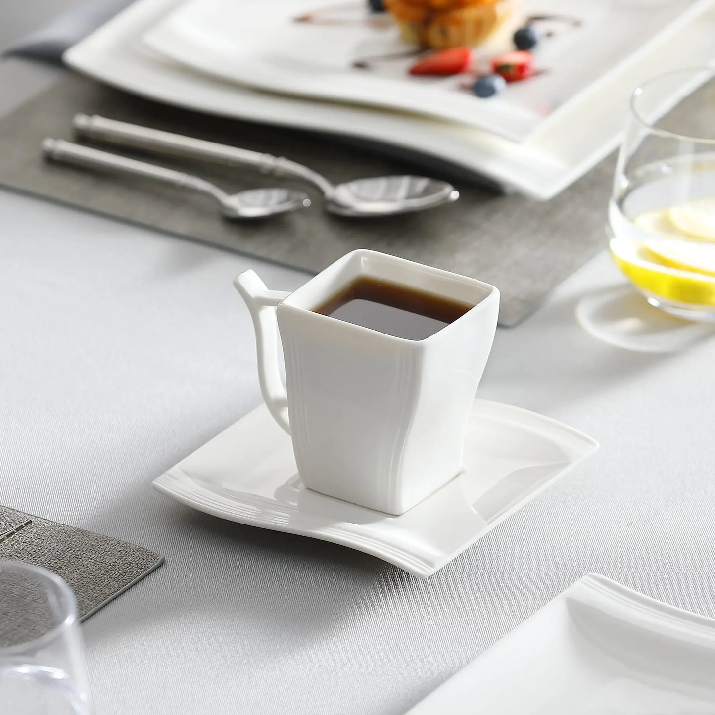 IvorySquare: 30-Piece Modern Dinnerware Set